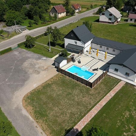 Apartmani Albatros Perusic Exteriör bild