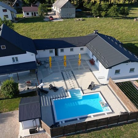 Apartmani Albatros Perusic Exteriör bild