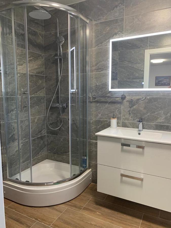 Apartmani Albatros Perusic Exteriör bild