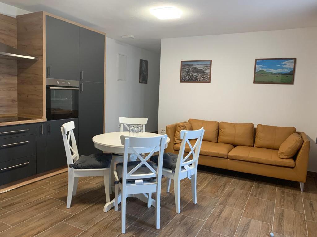 Apartmani Albatros Perusic Exteriör bild