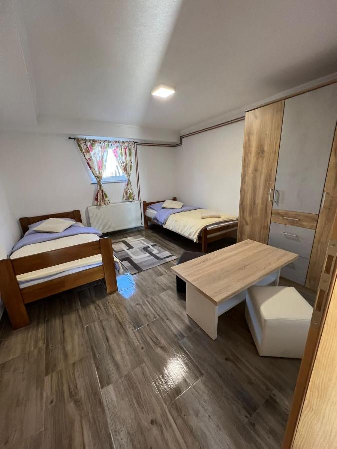 Apartmani Albatros Perusic Exteriör bild