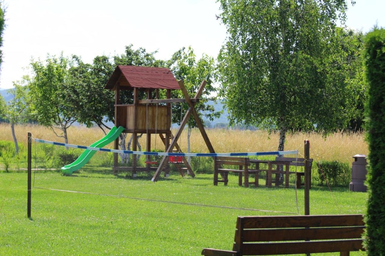 Apartmani Albatros Perusic Exteriör bild