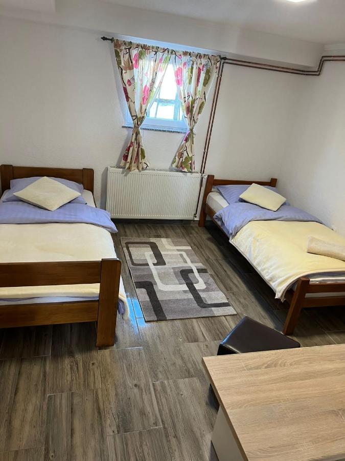 Apartmani Albatros Perusic Exteriör bild