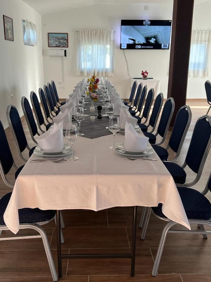 Apartmani Albatros Perusic Exteriör bild