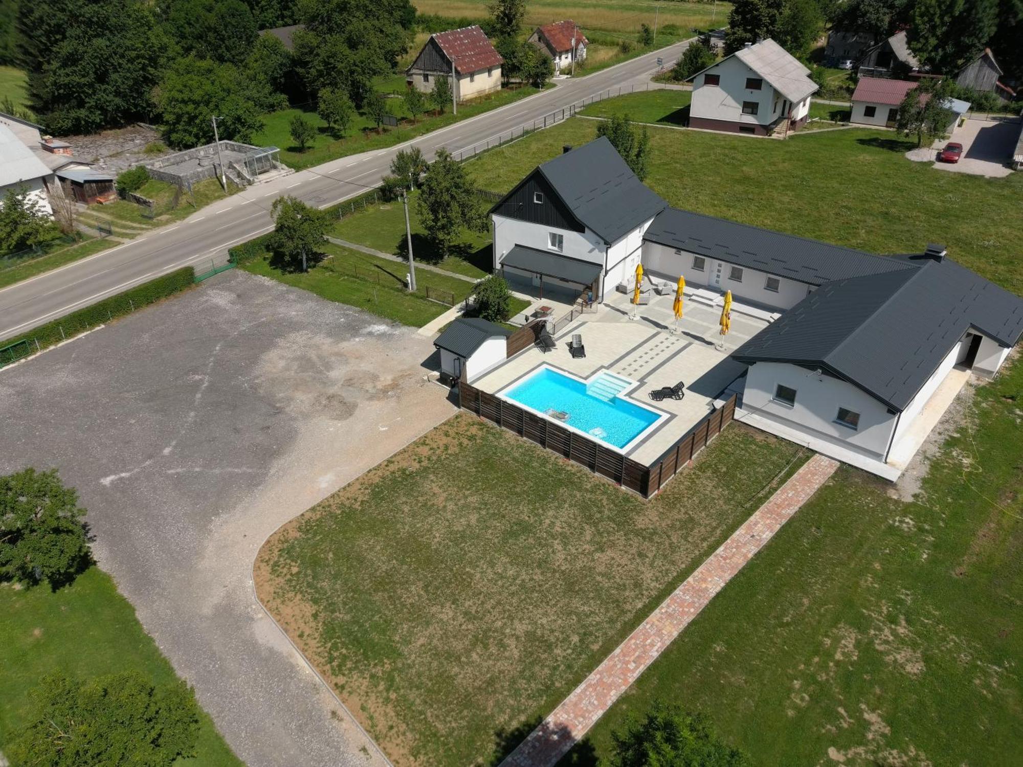 Apartmani Albatros Perusic Exteriör bild