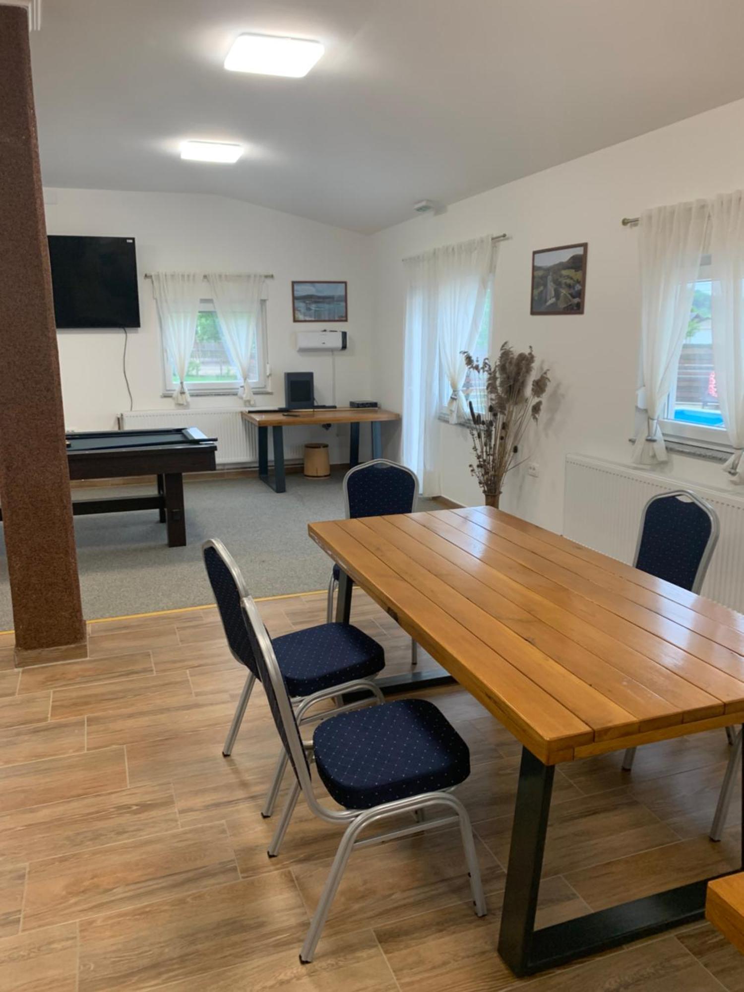 Apartmani Albatros Perusic Exteriör bild